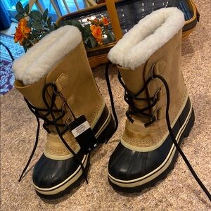 NWT Sorel Caribou Winter Waterproof Boots Youth 3 1123511 Faux Fur FLAWS  No Box